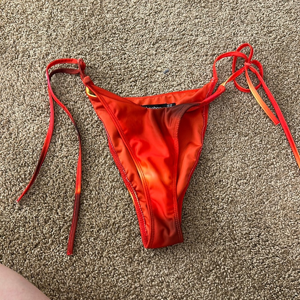 Vibrant sunset print bikini bottoms